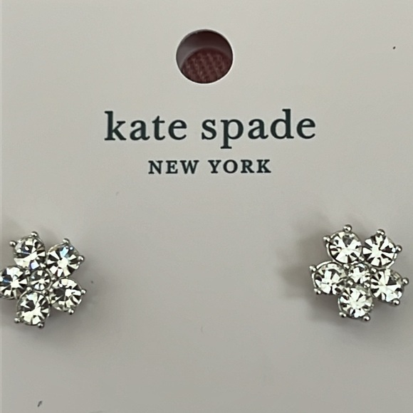 Beatiful Kate Spade CZ Flower Studs - NWT - Picture 2 of 10